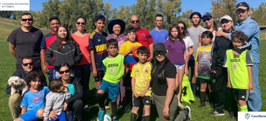 Consulado de Colombia en Calgary organizó una jornada de fútbol en familia