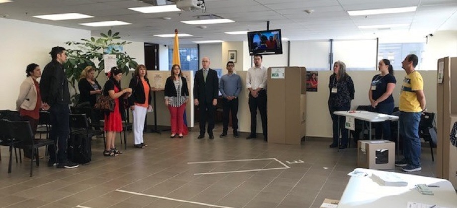 Inició la jornada electoral presidencial 2018 para la segunda vuelta en el Consulado de Colombia en Montreal