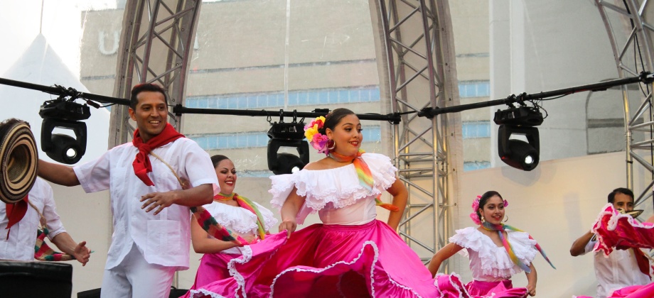 El Consulado de Colombia en Montreal acompañó al Ballet Raíces de Colombia durante su presentación el festival Juste pour rire