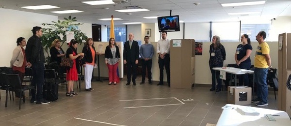 Inició la jornada electoral presidencial 2018 para la segunda vuelta en el Consulado de Colombia en Montreal